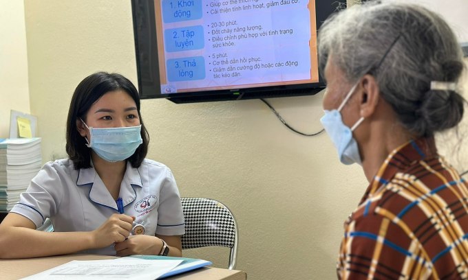 Một bệnh nhân suy tim điều trị tại Bệnh viện Tim Hà Nội. Ảnh: Lê Nga